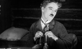 La quimera del oro, de Charlie Chaplin. Vean aquí la película.