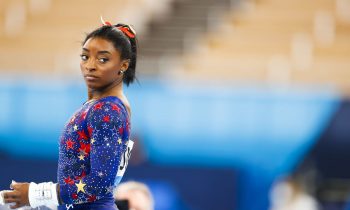 Simone Biles. Como hacendados explotando campesinos. Por Erick Estrada.